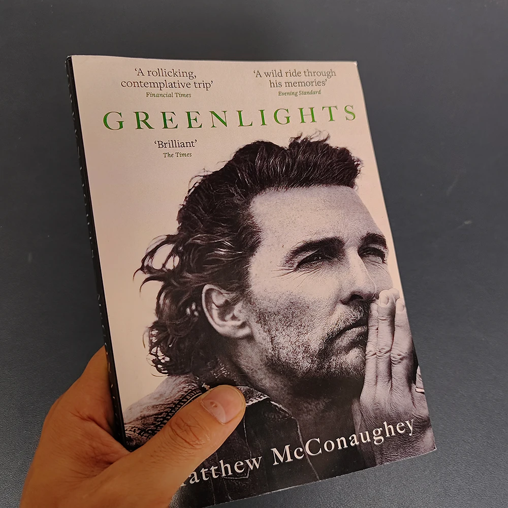 1 book Greenlights - Matthew McConaughey Paperback English book