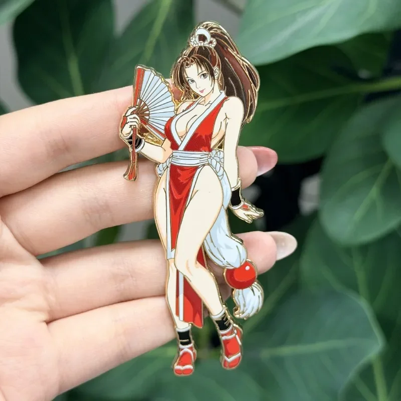 Pin de esmalte de Mai Shiranui de King of Fighters 97, broche de metal de anime y videojuego, insignia retro de arcade para mochila, ropa, regalo coleccionable.