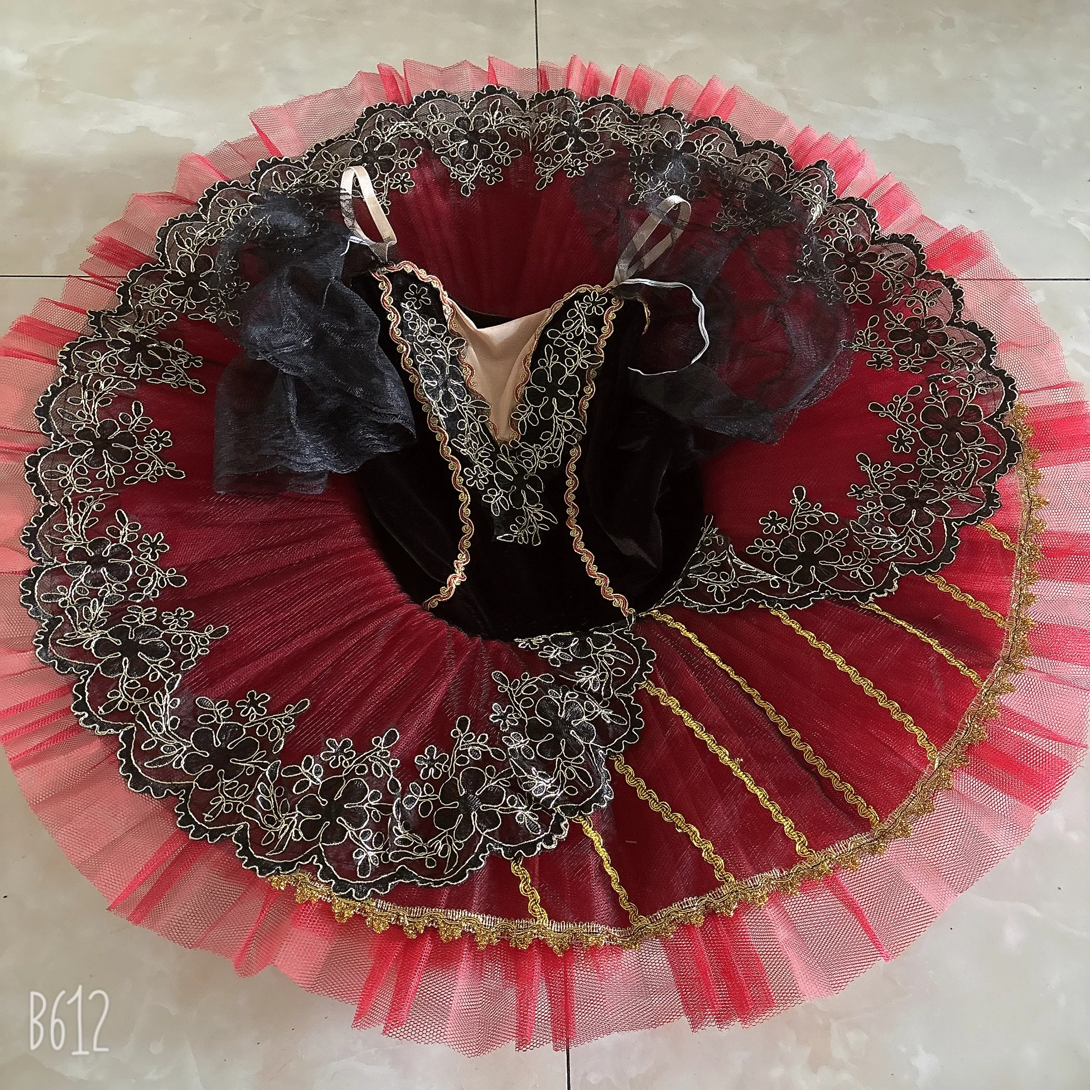 الأحمر المهنية الباليه توتو اللباس الكبار الاطفال طبق فطيرة بحيرة البجع راقصة الباليه مرحلة الرقص زي