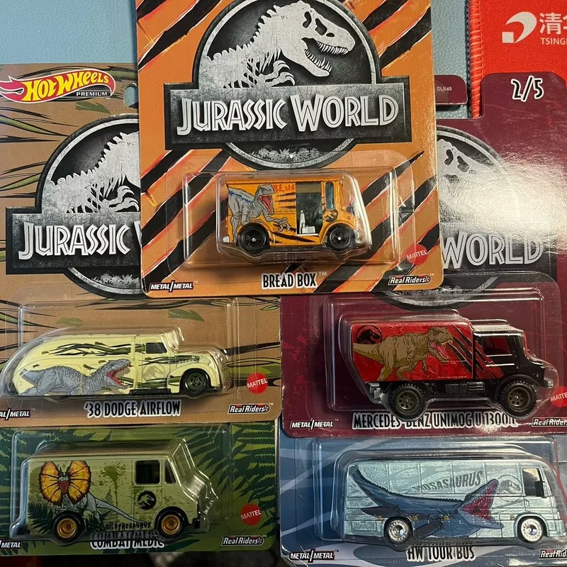 

Hot Wheels Premium 1/64 Pop Culture Series Jurassic World Bread Box Mercedes Unimog Collectible Car Toys Diecast Vehicle DLB45