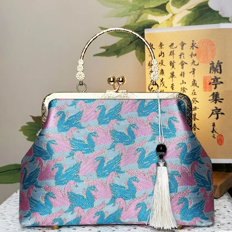 Ladies Embroidery Dinner Portable Clip Shell Bag Colored Cross-border Chain One Shoulder Crossbody Bag Cheongsam Bag Handbag