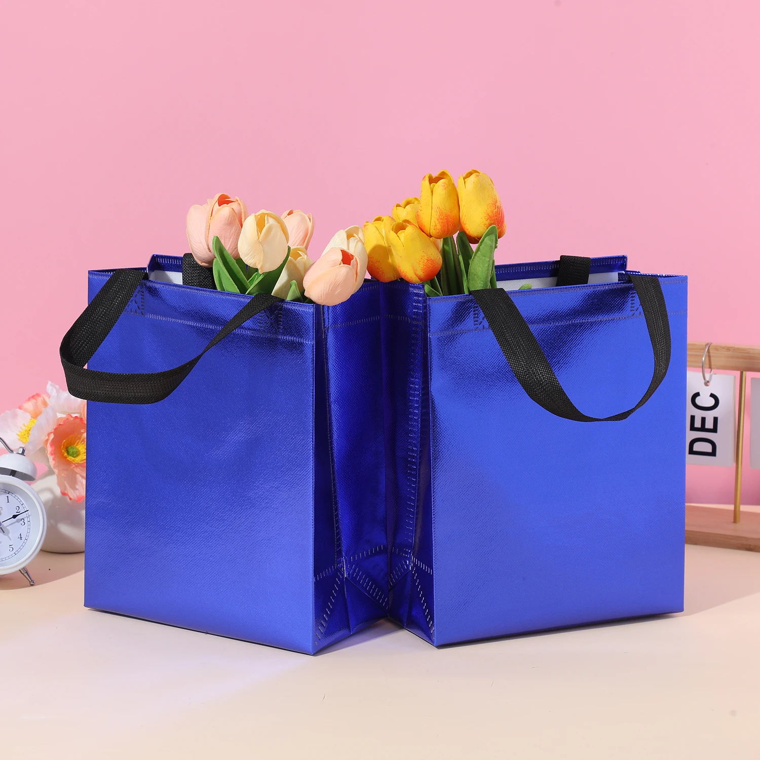 Mixed Color Gift Bag M, 12 reusable gift bags, made up of six bright colors and gloss suitable as a small gift bag, birthday bag