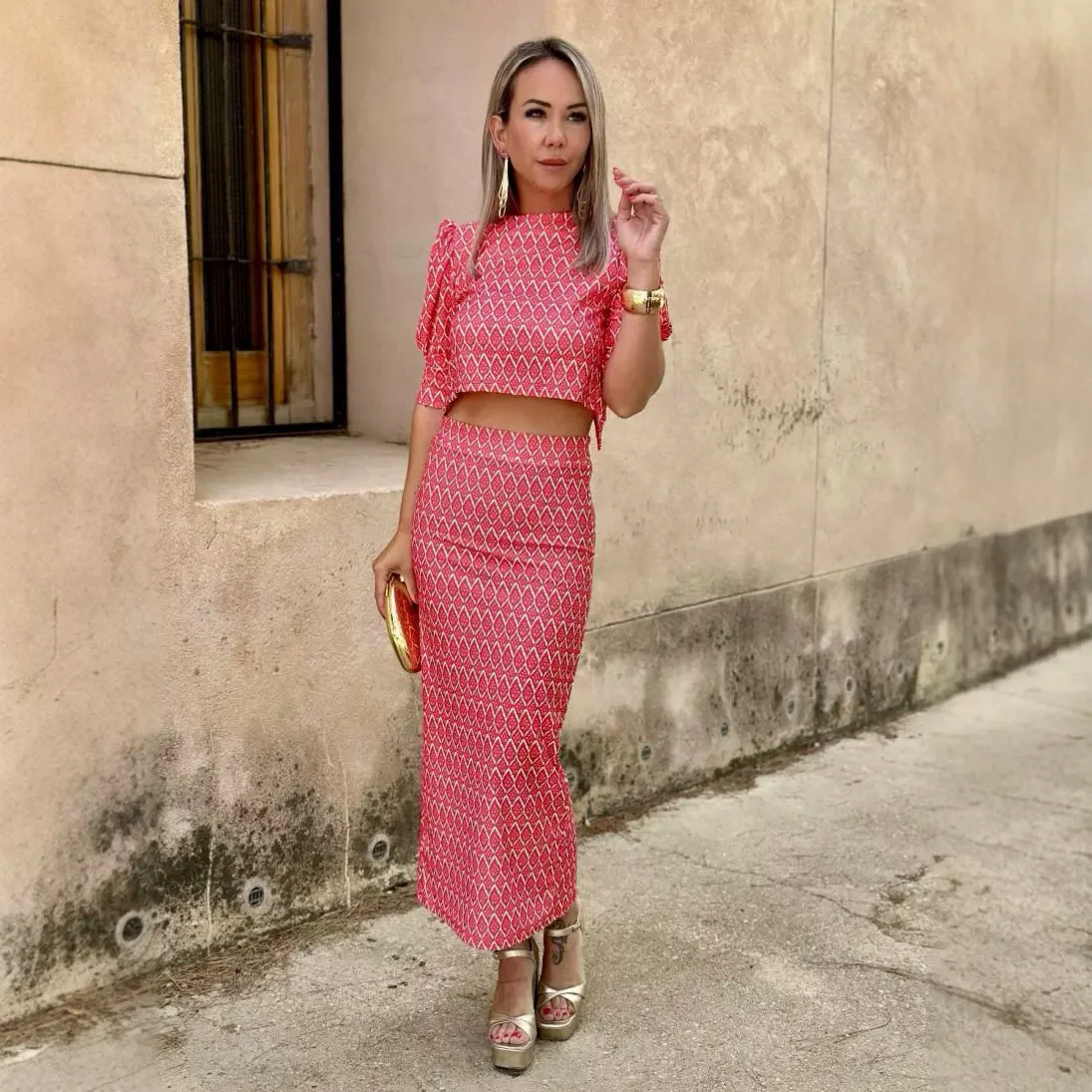 

Women's Mid-Sleeve Bubble-Sleeve Crop Top And Printed Half Skirt Set Open-Cut Design Fashionable And Stylish Casual Wear