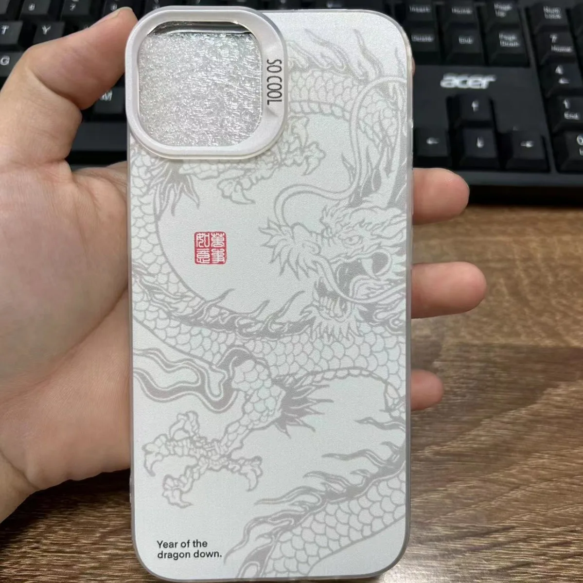 Casos de telefone para iPhone 16 Caso iPhone 15 14 13 12 11 Pro Max XR XS X XSMax Ano Novo Dragão Laser Matte Hard Case Capa 8 estilos