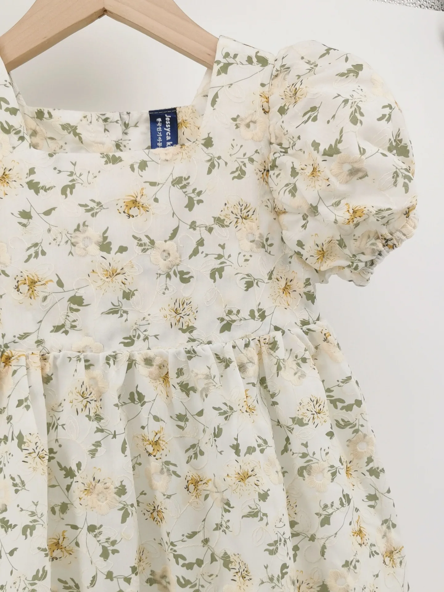 Floral Spring New Sweet Cute Simple Princess Casual Floral Embroidery Children's Princess Dress Cute Bubble Short Sleeve Dress