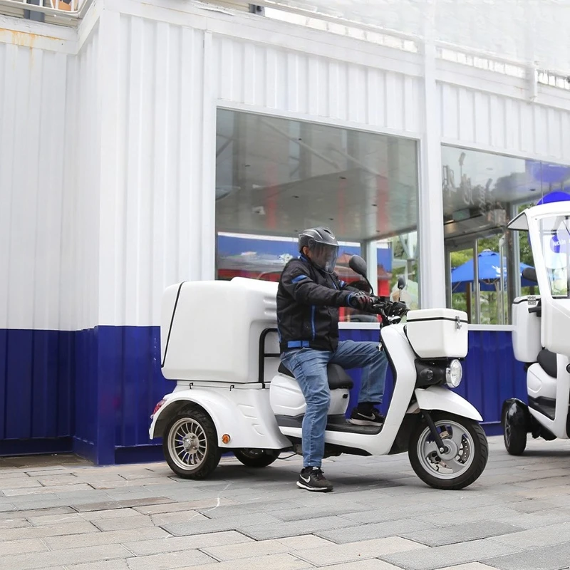 Leisure lithium battery adult electric tricycle, motorcycle export transportation skateboard tumbler