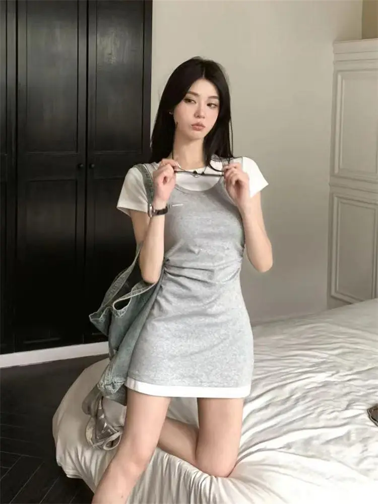 فستان نسائي ضيق بأكمام قصيرة ، مزيف من قطعتين ، برباط ، رمادي ، تي شيرت بأكمام قصيرة ، مثير ، فتيات مثيرات ، صيف ، جديد ،