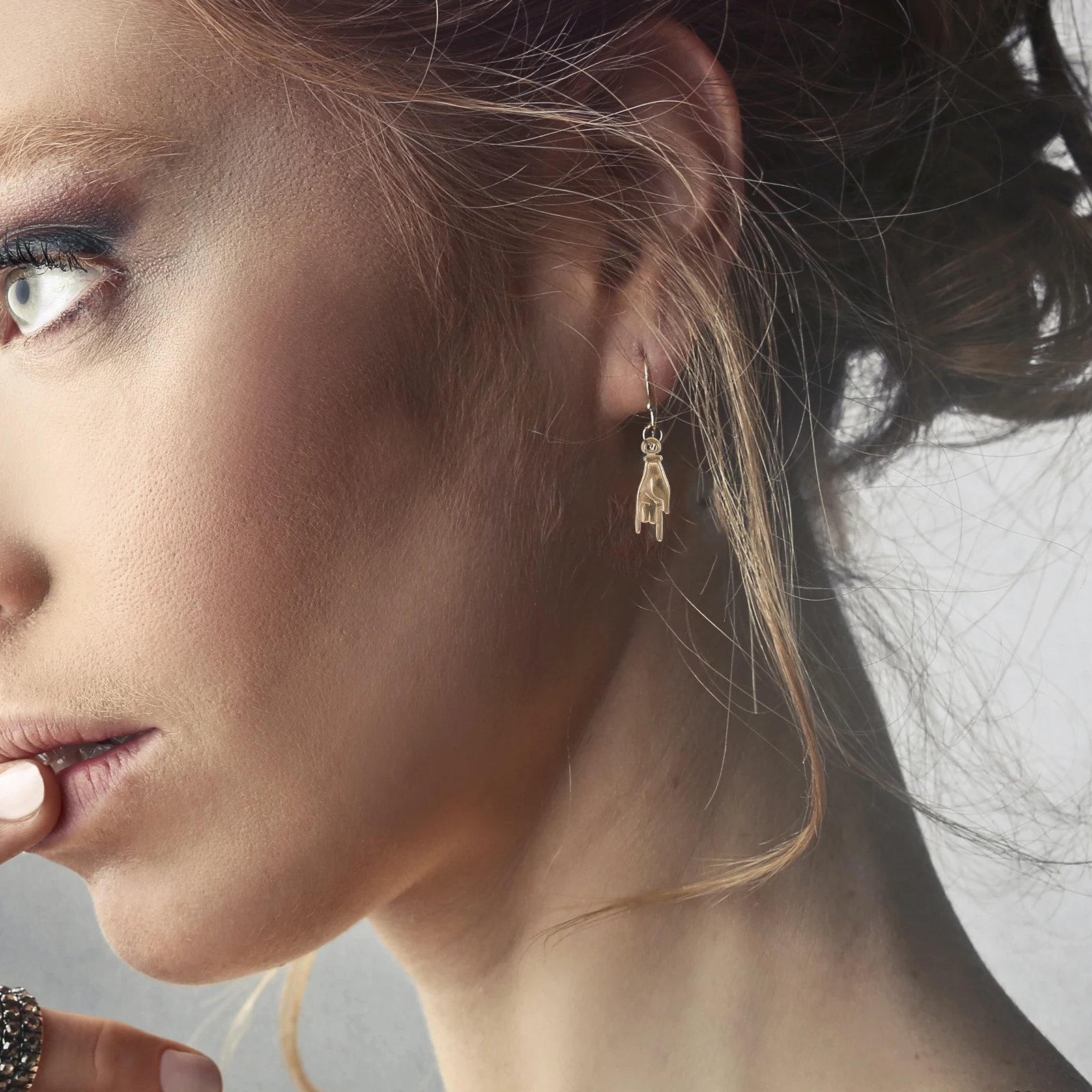 

5pcs Retro Charms Pendant DIY Stainless Steel Jewelry Accessories Jewelry Making Pendants Creative Gesture Necklace