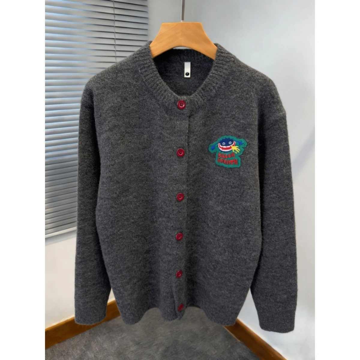 

Мужской вязаный свитер-пальто в американском стиле с длинными рукавами и круглым вырезом, с ретро-вышивкой, контрастными пуговицами, осенне-зимний