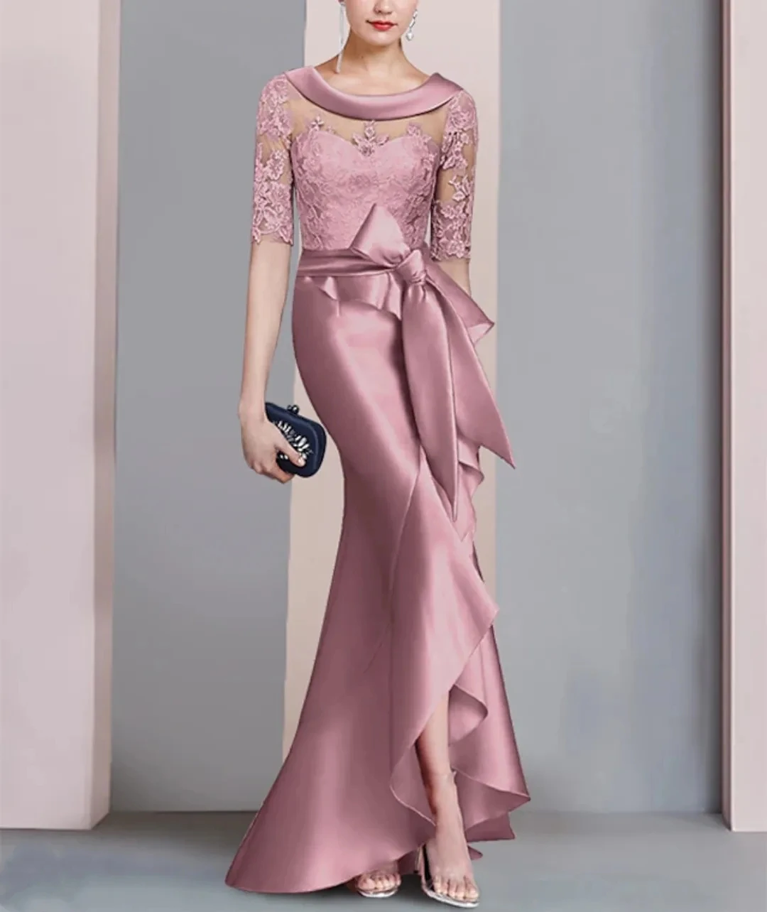 

2025 Elegant Dusty Rose Lace Mother of the Bride Dresses Scoop Half Sleeves Sash Mermaid Satin Wedding Guest Party Gowns