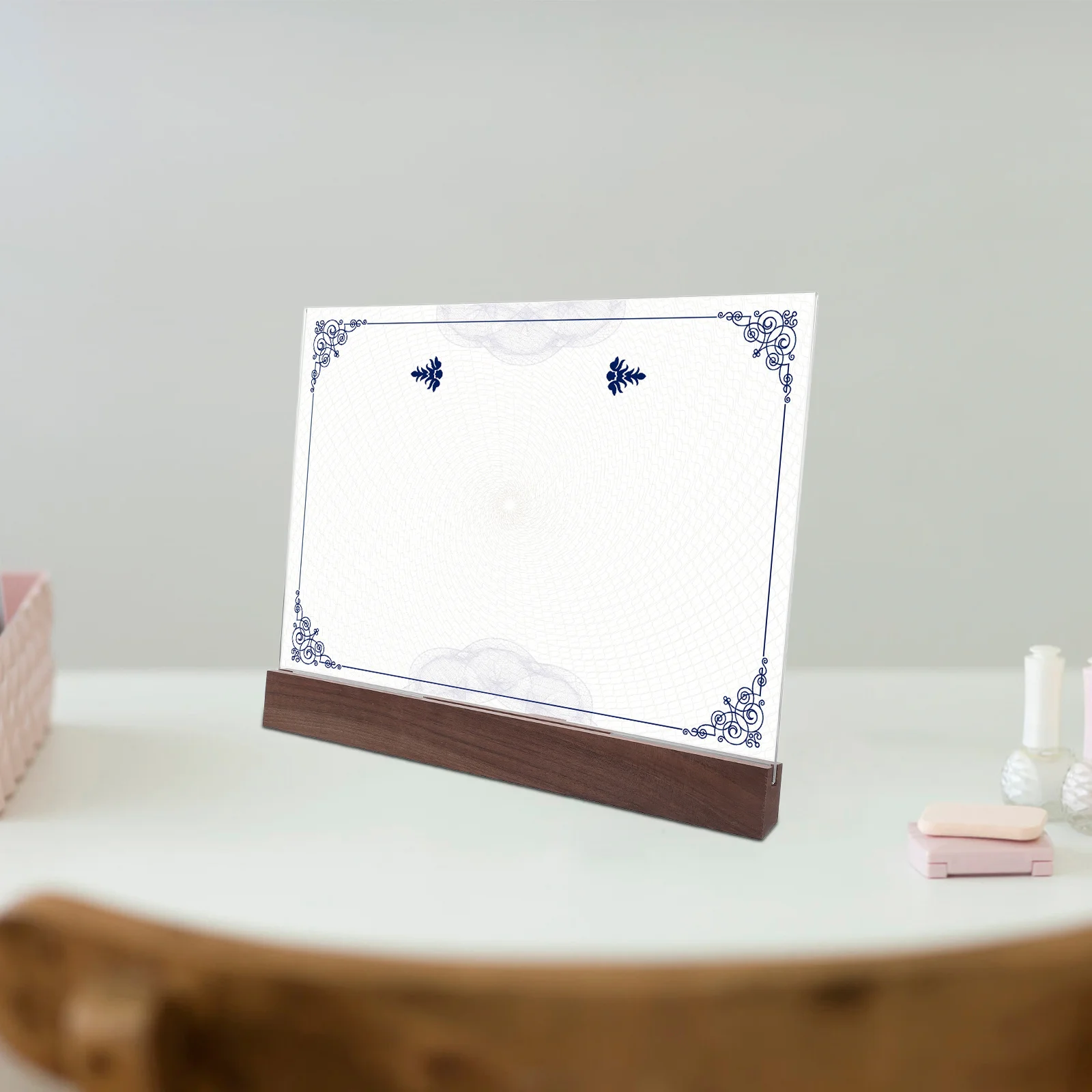 حامل علامة أكريليك، إطارات شفافة مزدوجة الجوانب، قاعدة من خشب الجوز، قائمة عرض، حامل شهادة الطيارة #2