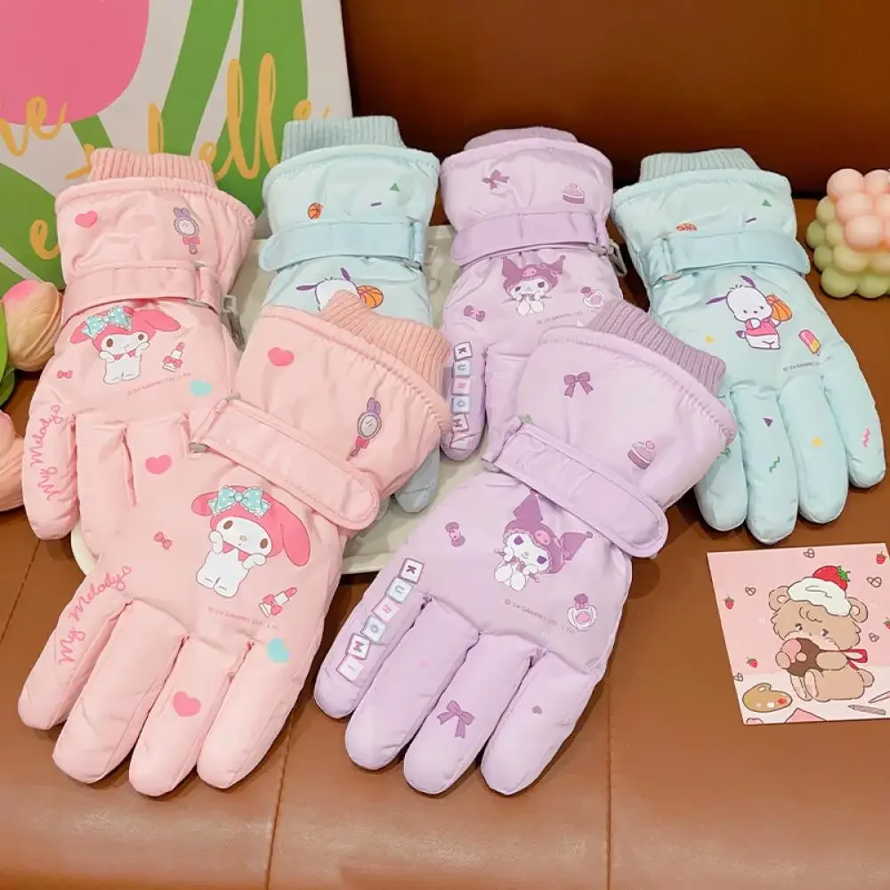Kawaii Kids Pluche Skihandschoenen Anime Sanrio Leuke Kuromi Melody Winterbescherming tegen kou Outdoor Warme handschoen Waterdicht Dikker