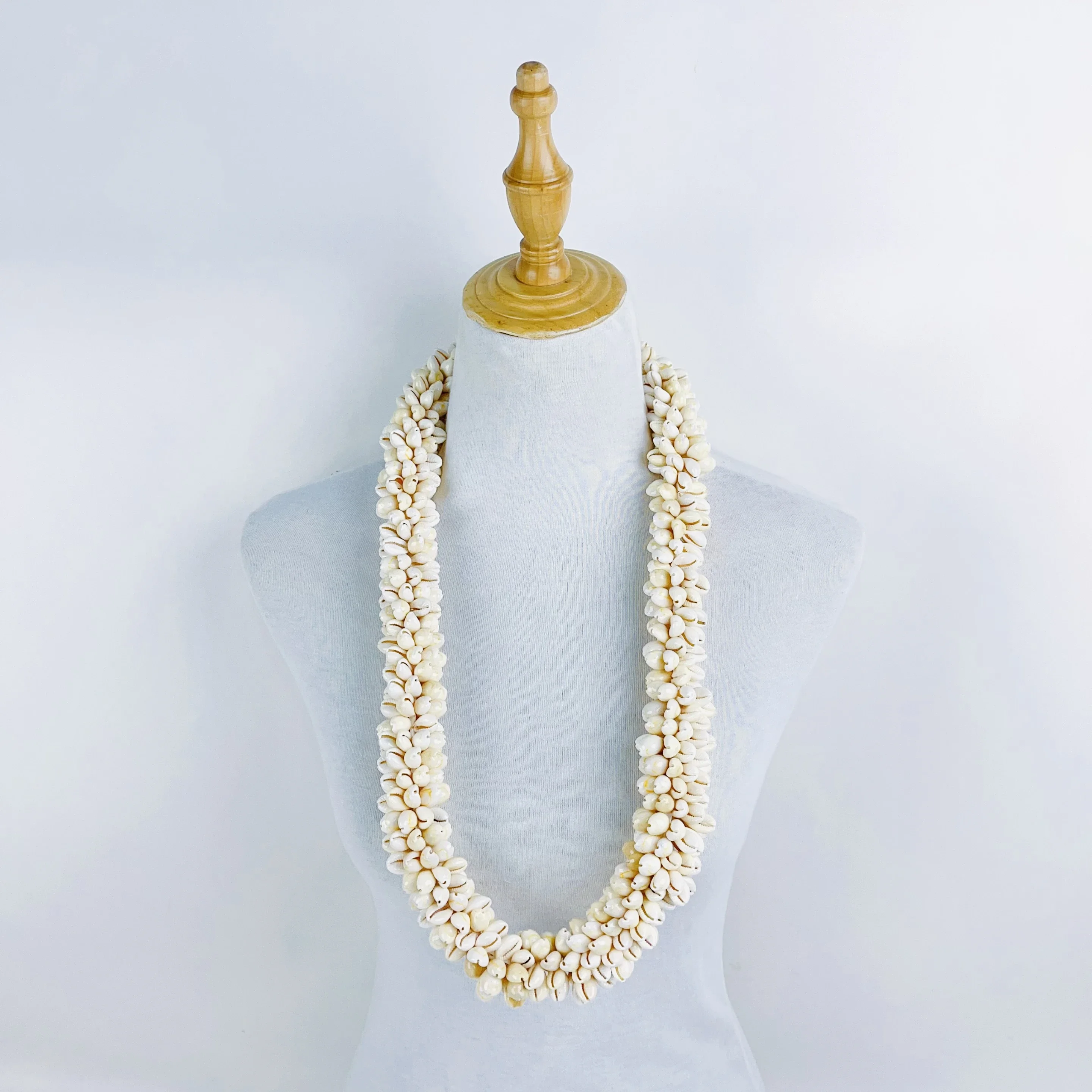 Collier d'escargot Phnom Penh blanc, cauri hawaïen de Style Vintage, coudé, idéal pour le nouvel an, cadeau d'anniversaire d'aloha