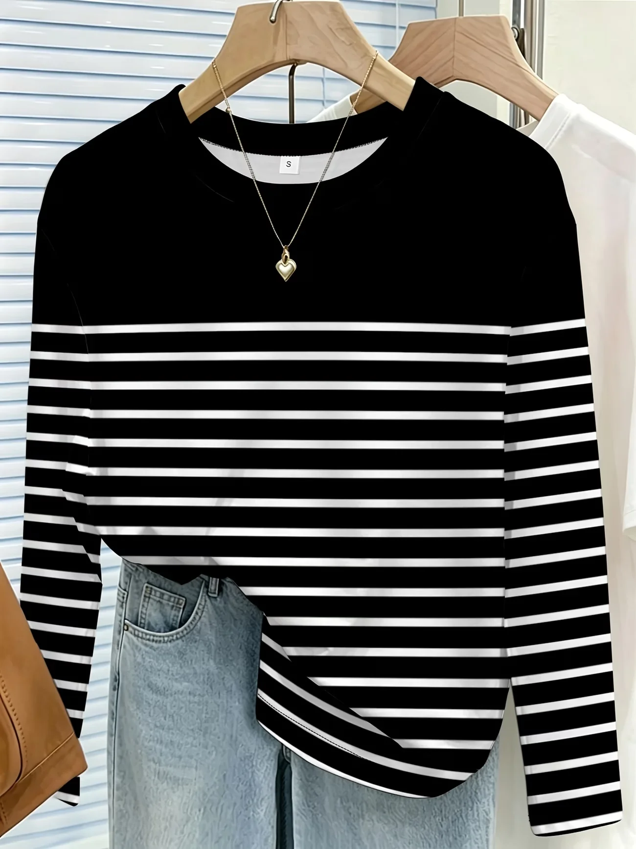 Frühlings- und Herbst-T-Shirt für Damen mit minimalistischem Streifenmuster, lässigem Rundhalsausschnitt, langen Ärmeln, in Übergrößen, im Retro-Amerikanischen Stil. – Detail 8