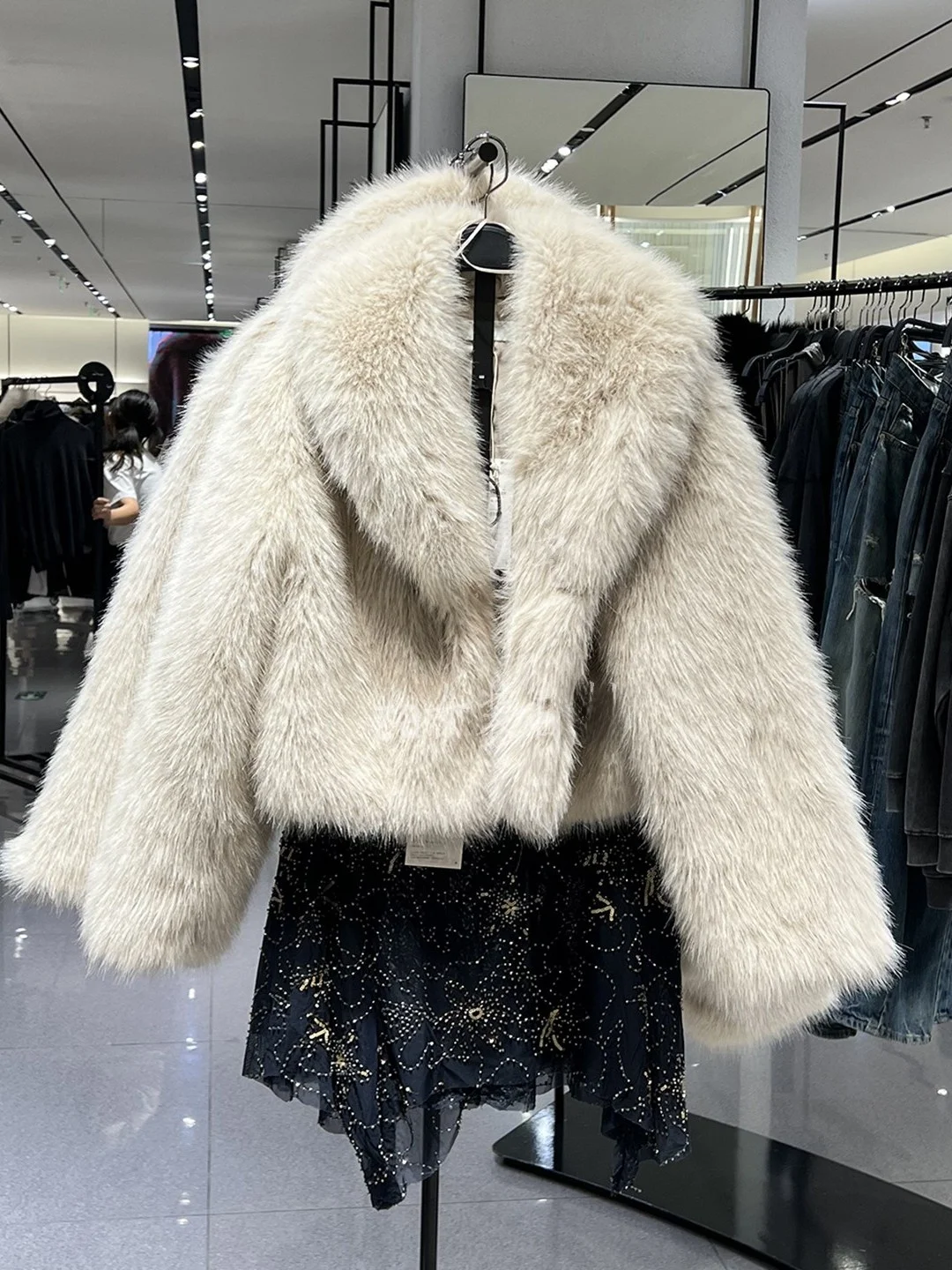 

Elegant Short Style Artificial Fur Coat Women's Fashion Turn-down Collar Autumn Winter New Arrival Ladies Outerwear Coat