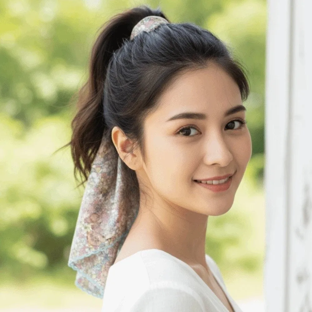 

Elegant Breathable Small Square Scarf Lightweight Sunshade Printed Silk Scarf Sweet Headband Square Handkerchief Women