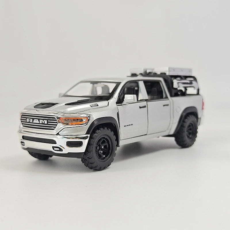 

1: 32 simulation Dodge pickup alloy car model, doors can be opened, sound and light return power off-road vehicle gift
