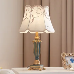 Nordic living room lamp light luxury retro American classic high-grade luxury warm bedroom nightstand lamp desk lamp home decor