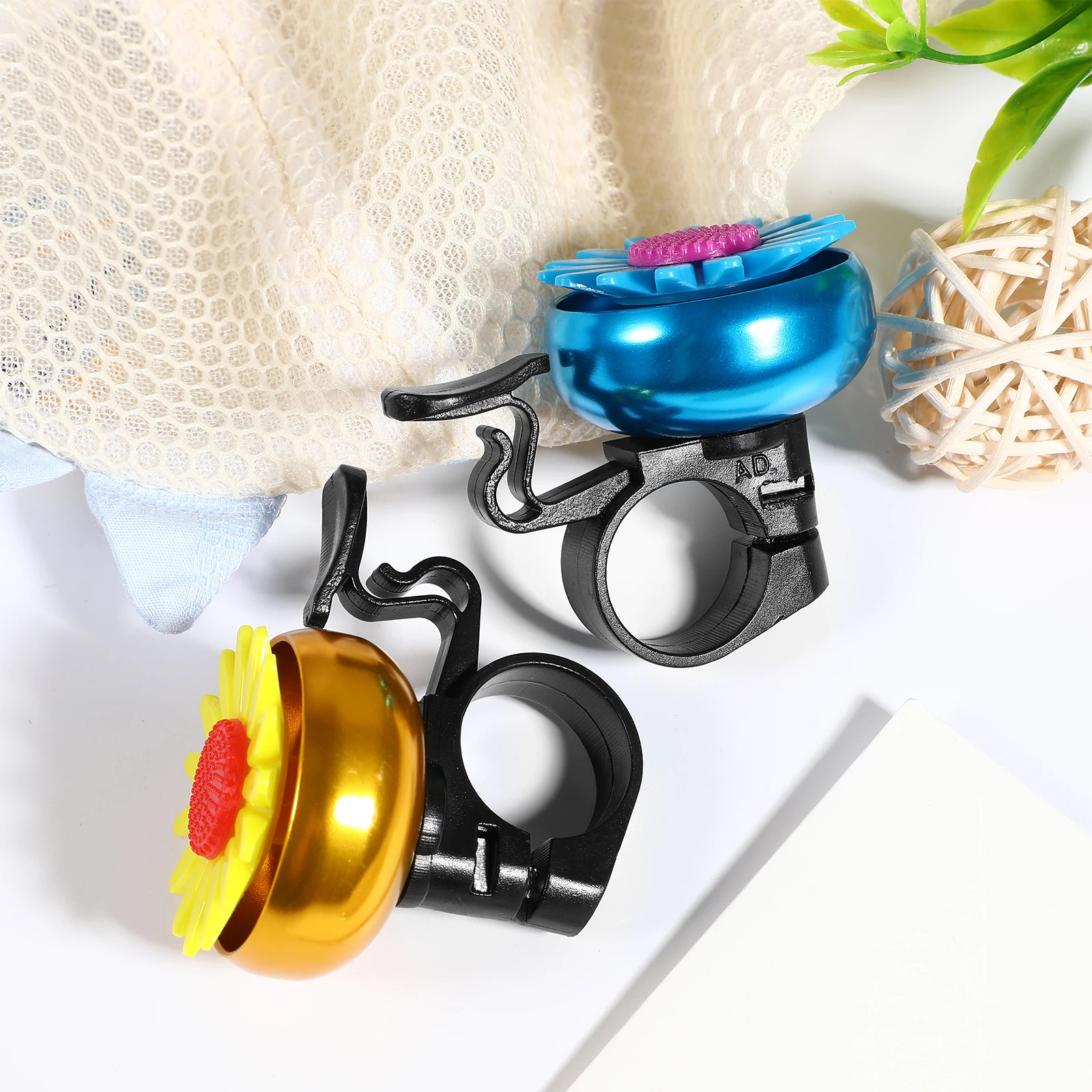 

Cute Sunflower Bike Bell Durable Lightweight for Kids Bicycles Cycling Sunflower Shaped Bike Bell Handlebar Ring Accessories