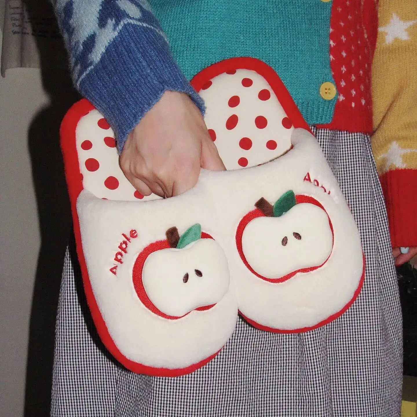 

Winter New Ins Women's Home Slippers Cute Little Apple Cotton Student Indoor Household Anti Slip Warm Furry Maternity Shoes