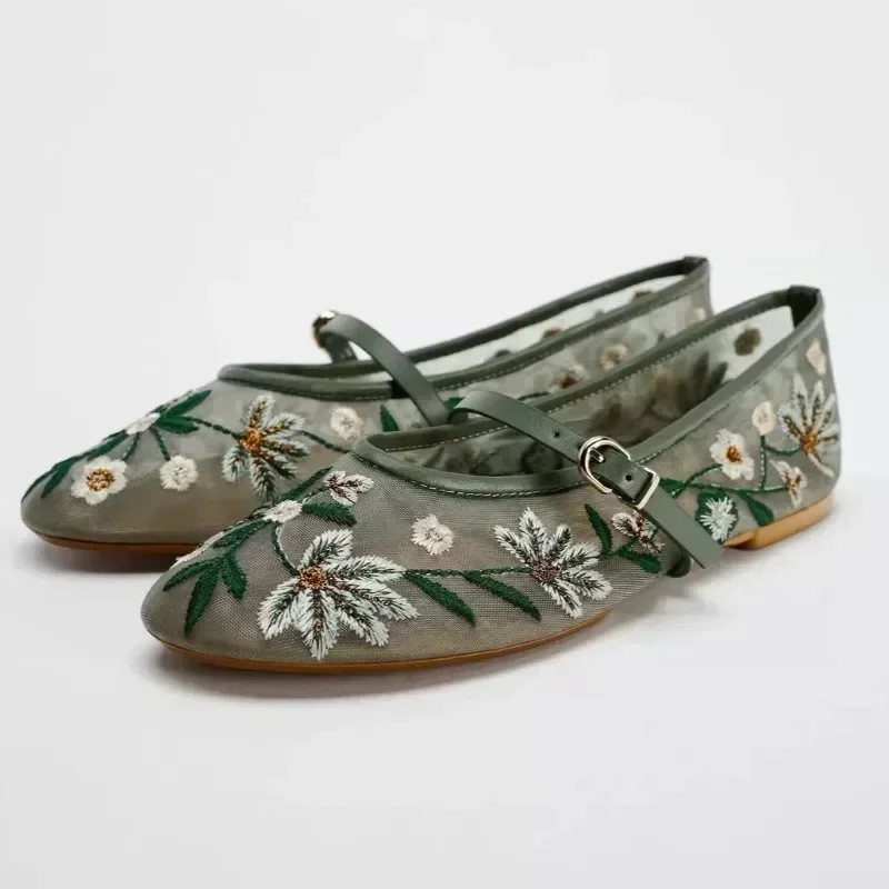 

2025 New Mesh Breathable Ballet Flats Women Designer Embroidered Flower Mary Jane Shoes Light Comfort Low Heeled Summer Flats