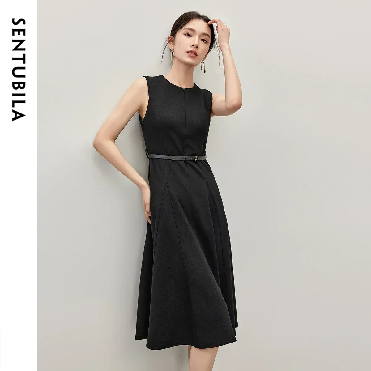 

SENTUBILA Hepburn Style Black Dresses for Women 2025 Spring Fall Ladies A-line Sleeveless Long Dress Female Clothes 151L57383