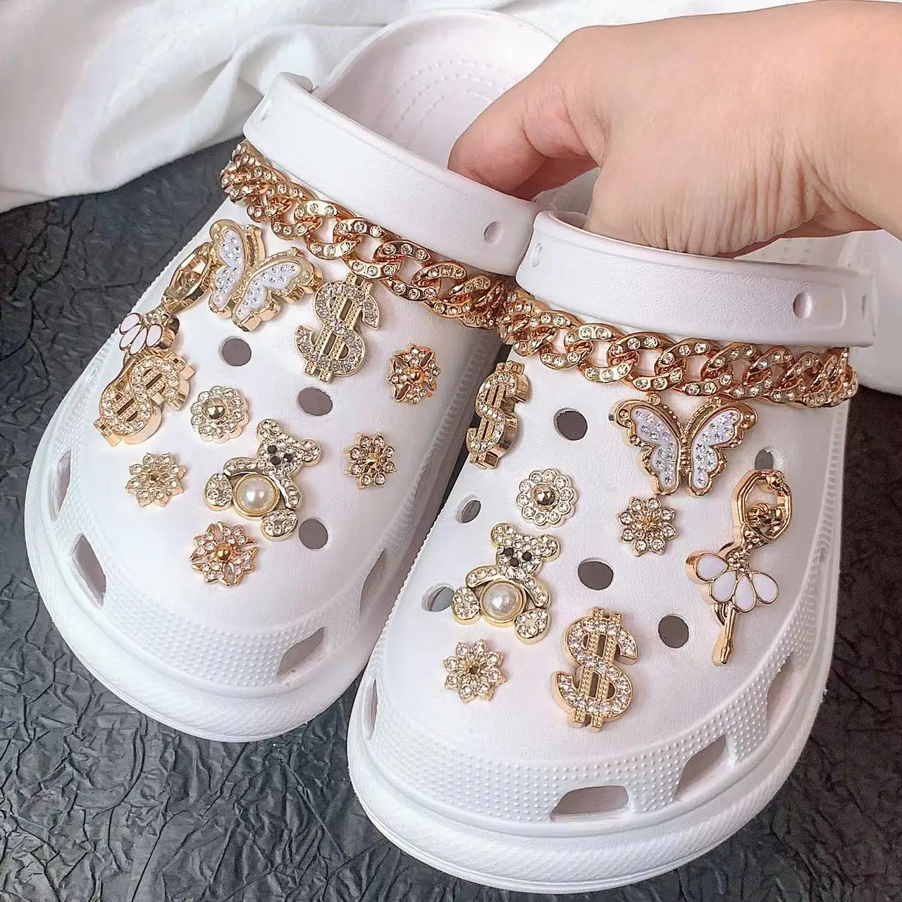 

Fashionable and Trendy Shoe Accessories, 18/20Pcs Dancing Girl Dollar Set and Other Exquisite Shoe Decoration Accessories, the Ornaments Can Be Used as Gifts