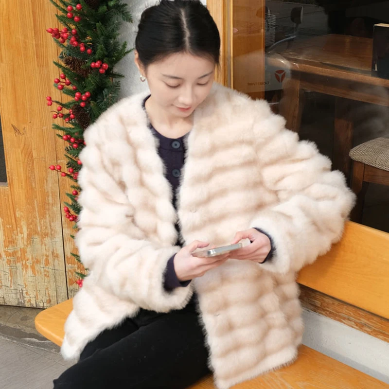 High-end Faux Fur Jacket Women Fashion Lapel Long Sleeve Loose Fluffy Short Coat 2025 Winter Lady High Street Warm Outerwear