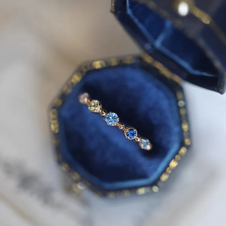 

S925 Pure Silver Ring with A Light Luxury Temperament and A Micro Inlaid Color Diamond Ring, Featuring A Retro Style Design