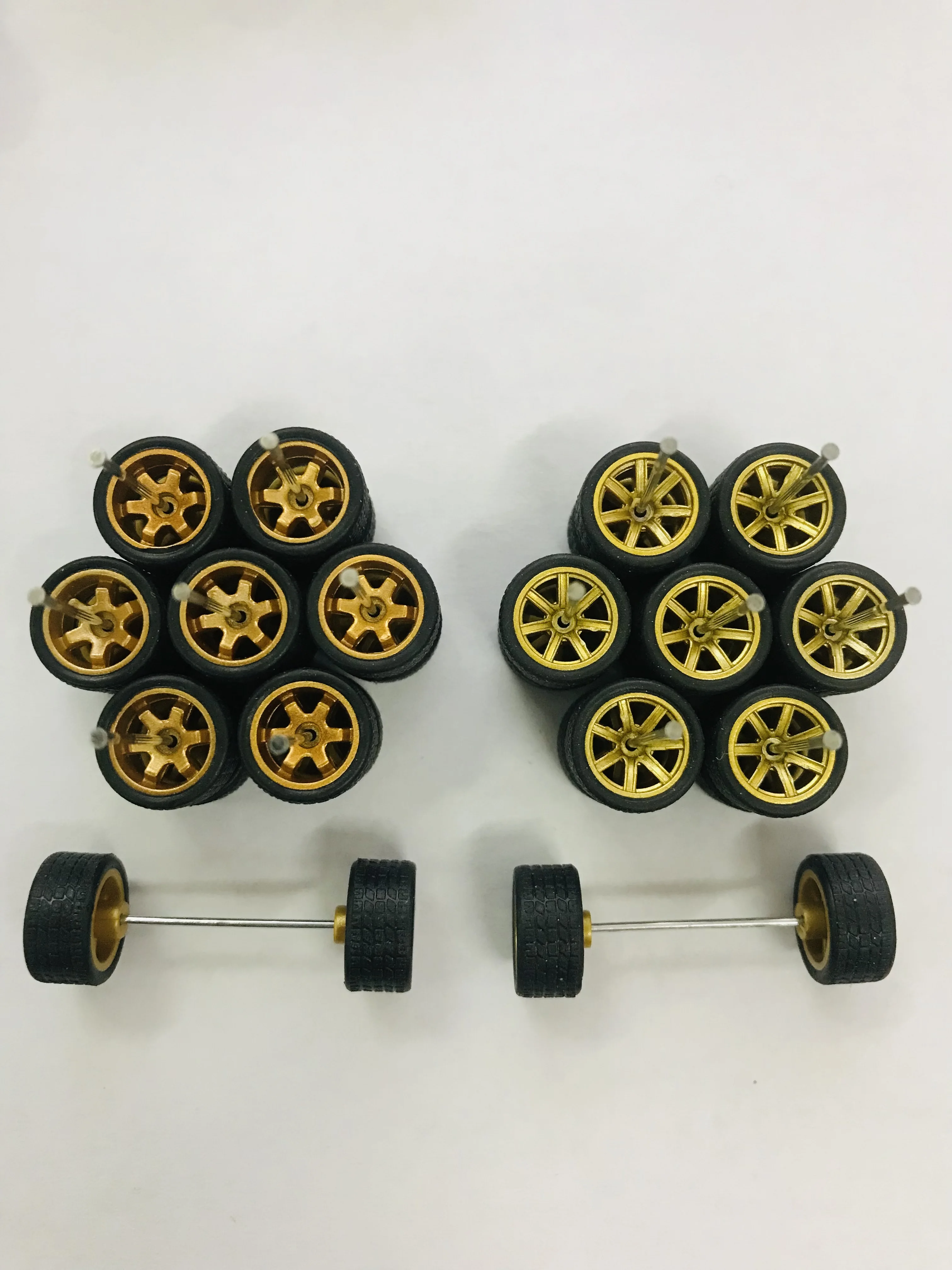 8 juegos/16 juegos de ruedas de 11mm para modelos de coches de aleación a escala 1/64 ruedas 1/64 con neumáticos + ejes para Hot