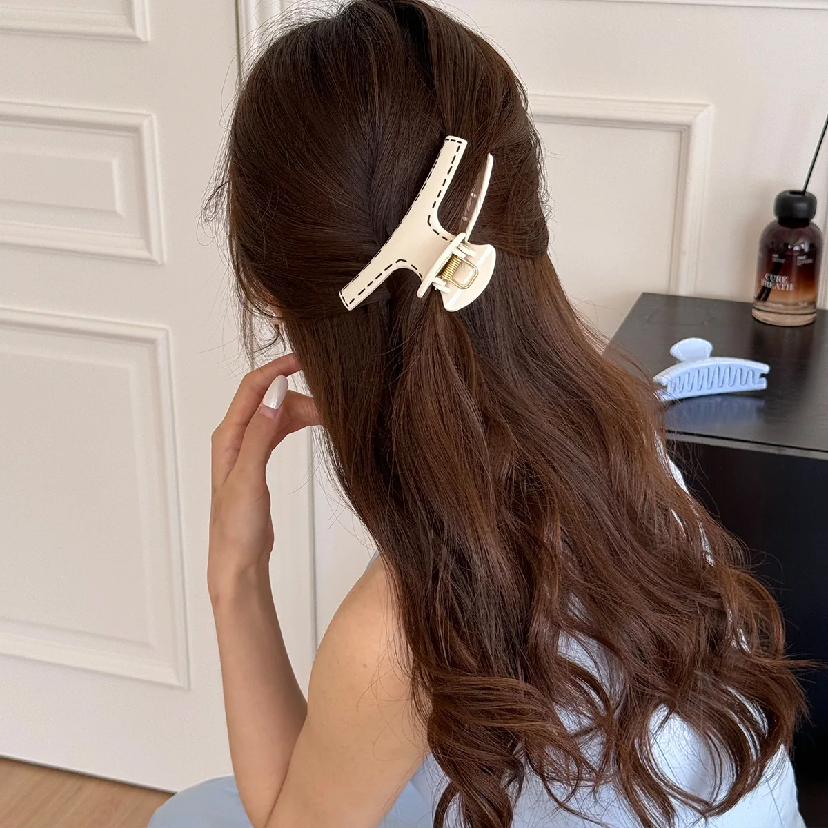 Kremowe zakrzywione linie duży chwyt Francuski retro klips rekina proste modne akcesoria do włosów 2025 lato nowość dla akcesoriów dziewczyna kobiety