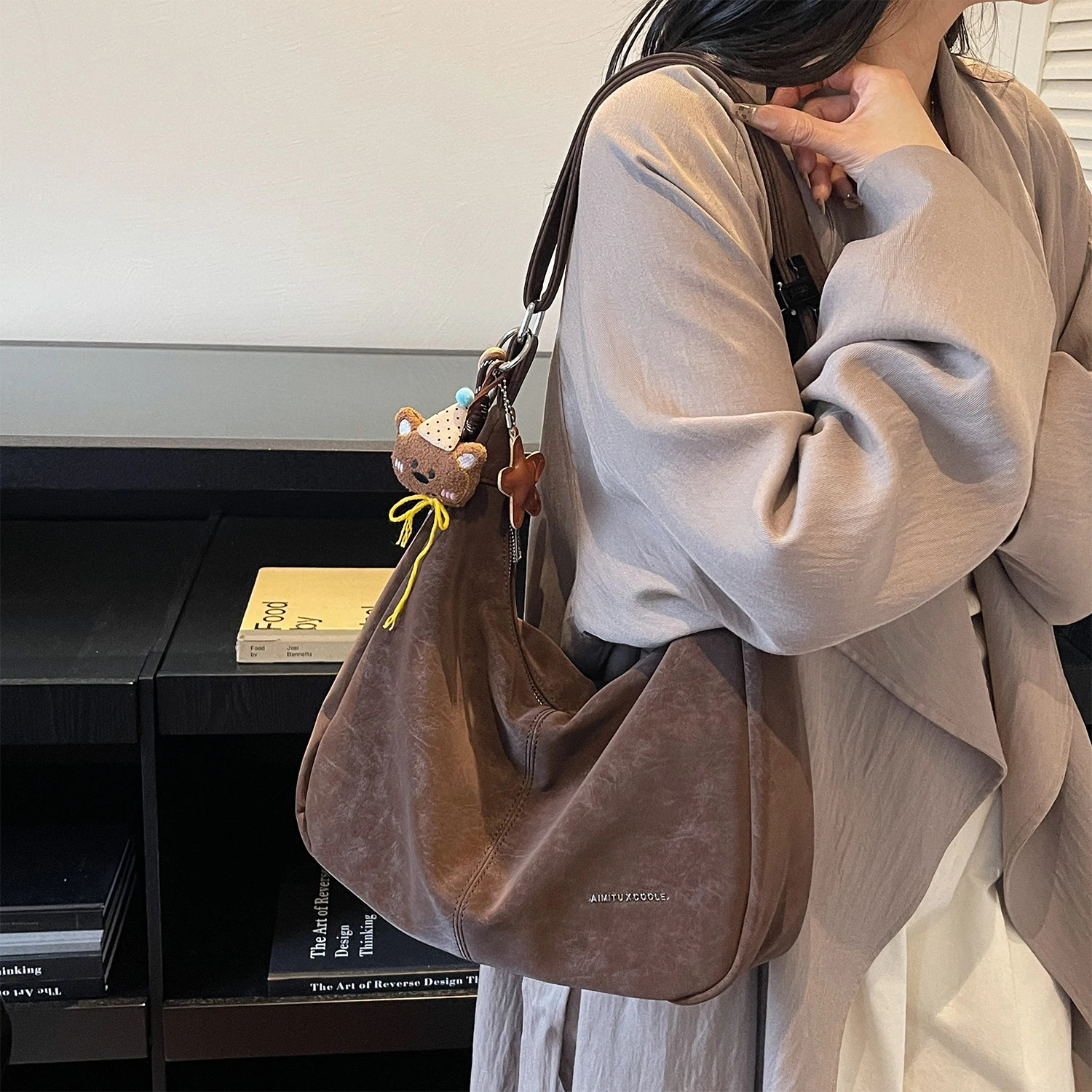 

Rabbit Women's Crossbody Bag 2026 New Retro Commuter Versatile Faion Small Casual Single oulder Slant Bag