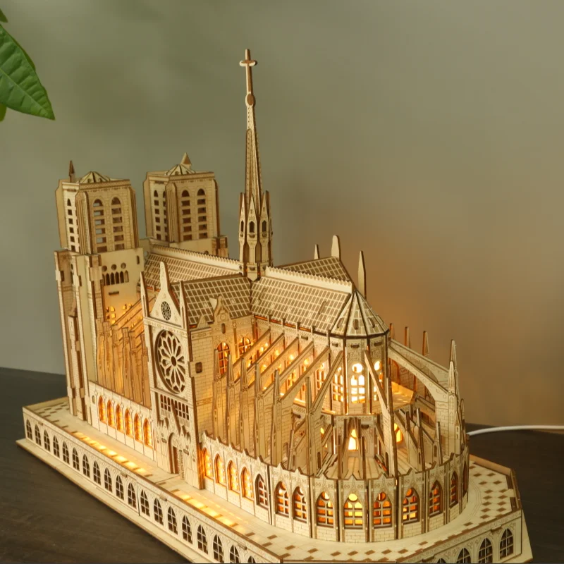 The world famous building Notre Dame Cathedral wooden three-dimensional jigsaw puzzle DIY assembling toy geography teaching aid