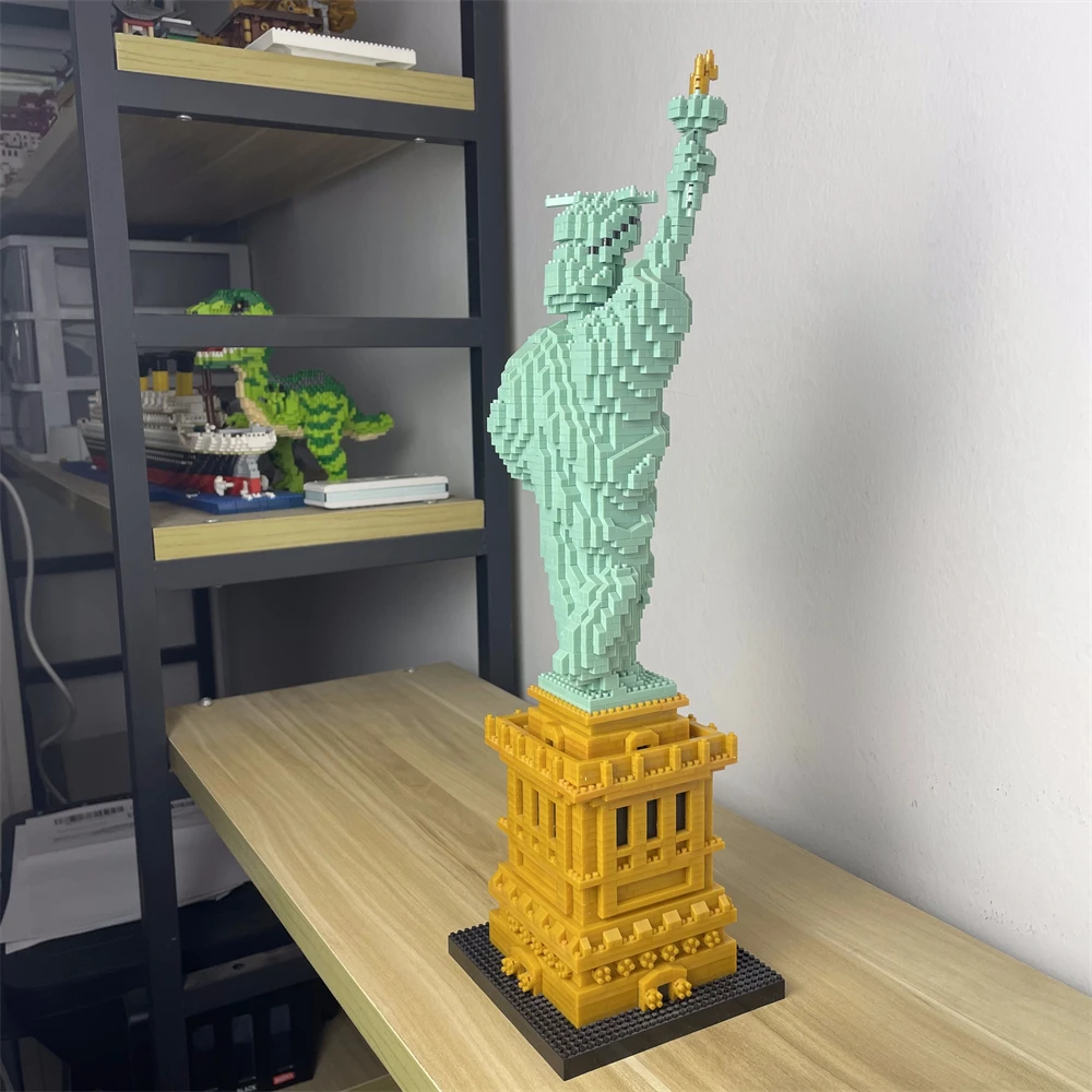 Statue of Liberty - European Historical Architecture Micro Mini Building Blocks Toy: Symbol of Freedom, Justice, and Peace