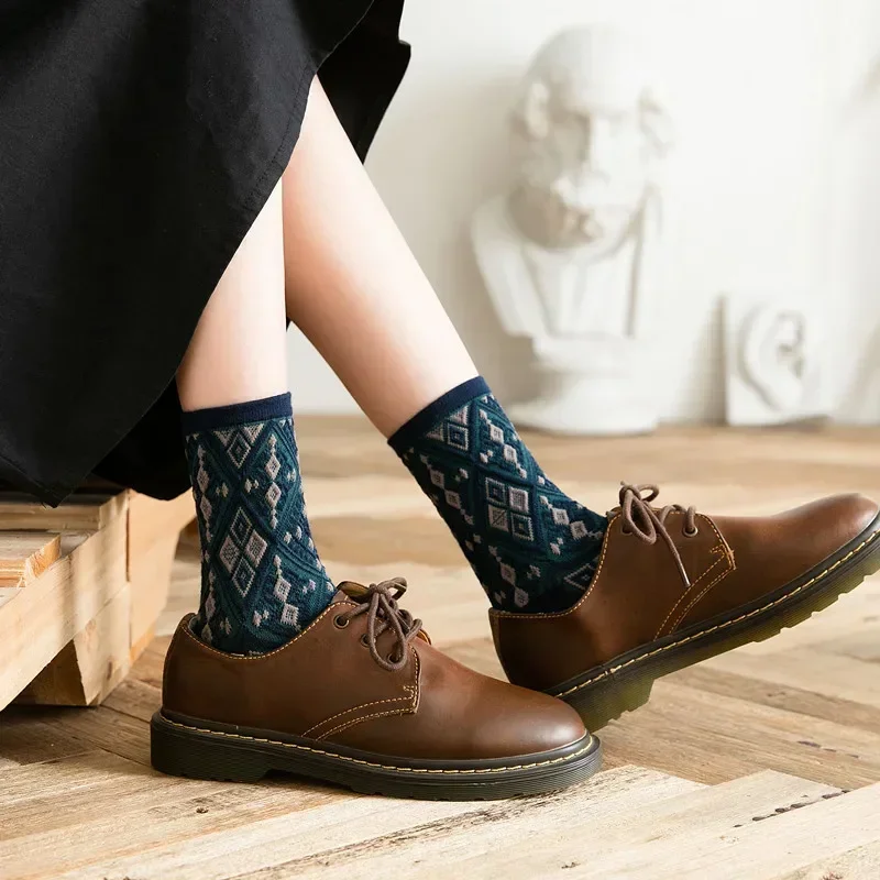 Women Retro Cotton Rhombus Socks Plaid Vintage Streetwear Crew Stockings Fashion Embroidery Ethnic Harajuku High Long Socks