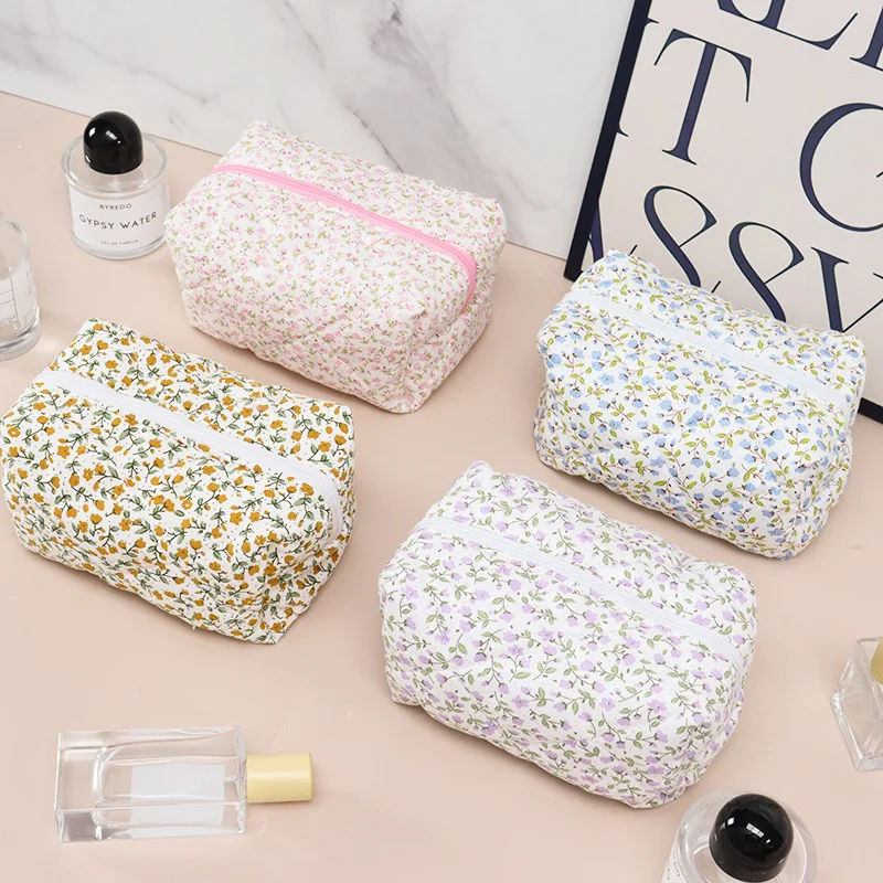 Storage Organizer Floral Puffy Quilted Makeups Bags Flower Printed Cosmetic Pouch Large Travel Cosmetics Bag Makeup Accessory