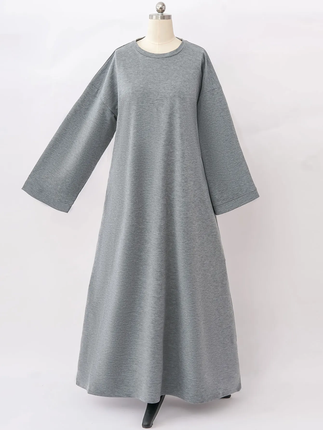 Dubai Grey Islamic Garment Loose Silhouette Half length Sleeves Ideal for Saudi Arabia in the Middle East Ramadan and Occasions