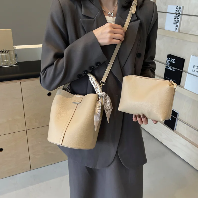 Simple Large Capacity Ladies Bucket Bag Simple Senior Girls Shoulder Crossbody Bag Daily Casual Commuter Bag Ribbon Decoration