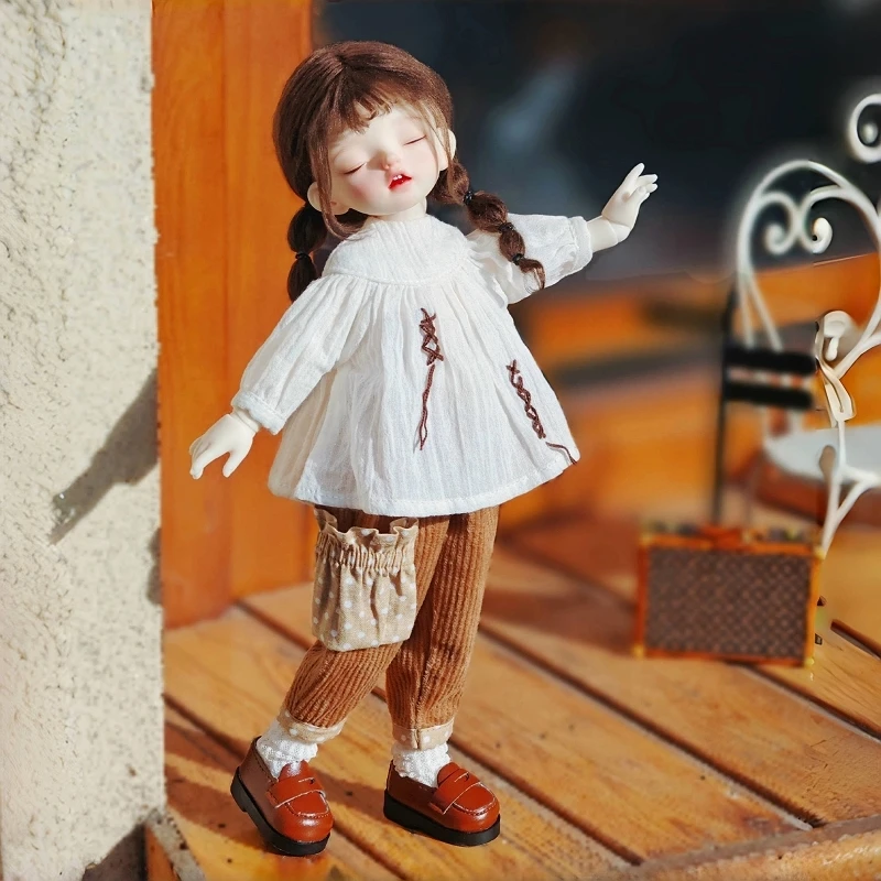 

1/6 Bjd Кукольная одежда ручной работы Модный милый белый свободный топ с длинными рукавами и большим карманом Коричневые брюки Комплект для куклы Bjd Аксессуары Игрушка