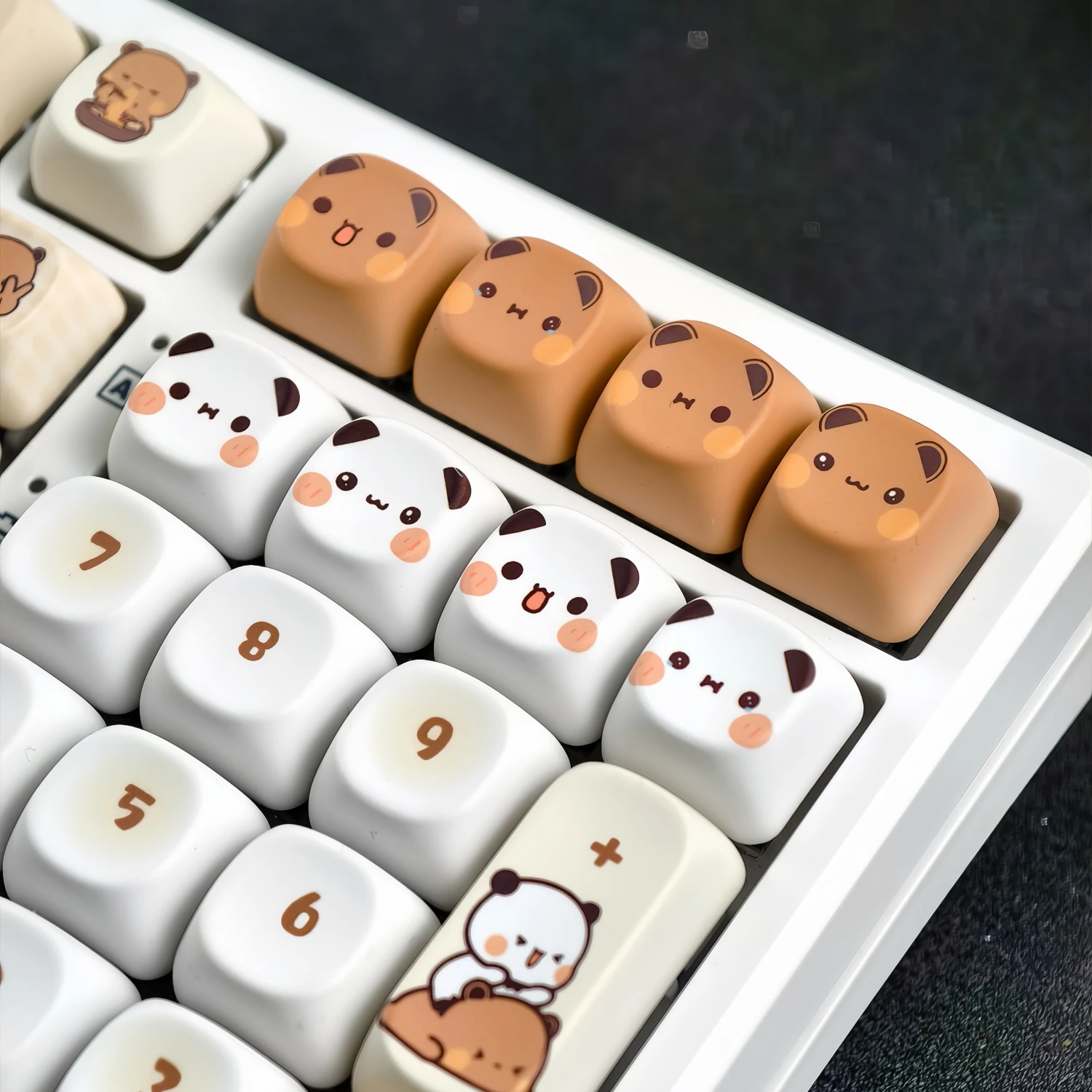 

MAIMOOO Cartoon Bubu and Yier Keycap MOA Profile 8Keys PBT Custom Cute Q Version Panda Bear Keycaps for Mechanical Keyboard