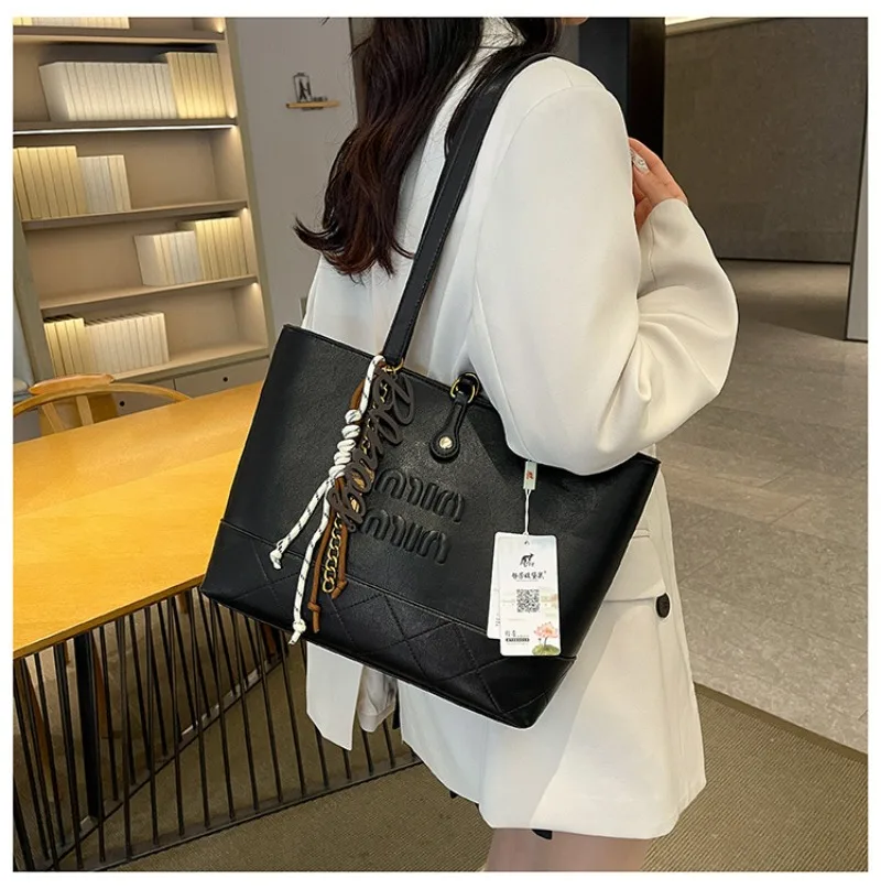 

2023 Новая большая сумка в стиле ретро для подмышек — просторная женская сумка через плечо, стильная сумка через плечо с винтажным шармом, модная рабочая сумка