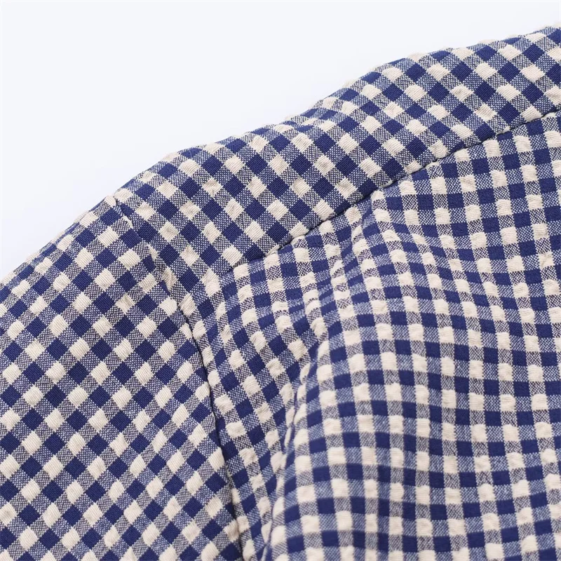 Nowa kolekcja damska Jesień/Zima 2025, koszula w pepitkę w stylu vintage z bufiastymi rękawami i kieszenią na piersi.