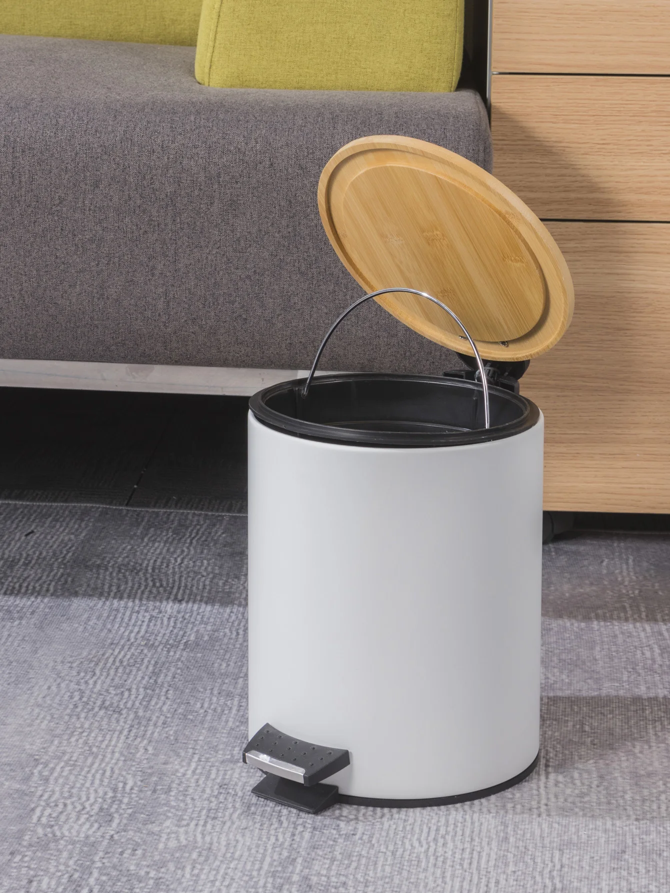 Room White Round Metal Trash Can with Bamboo lid and Pedal 5L Garbage Container Bin with Removable Inner Wastebasket Bathroom