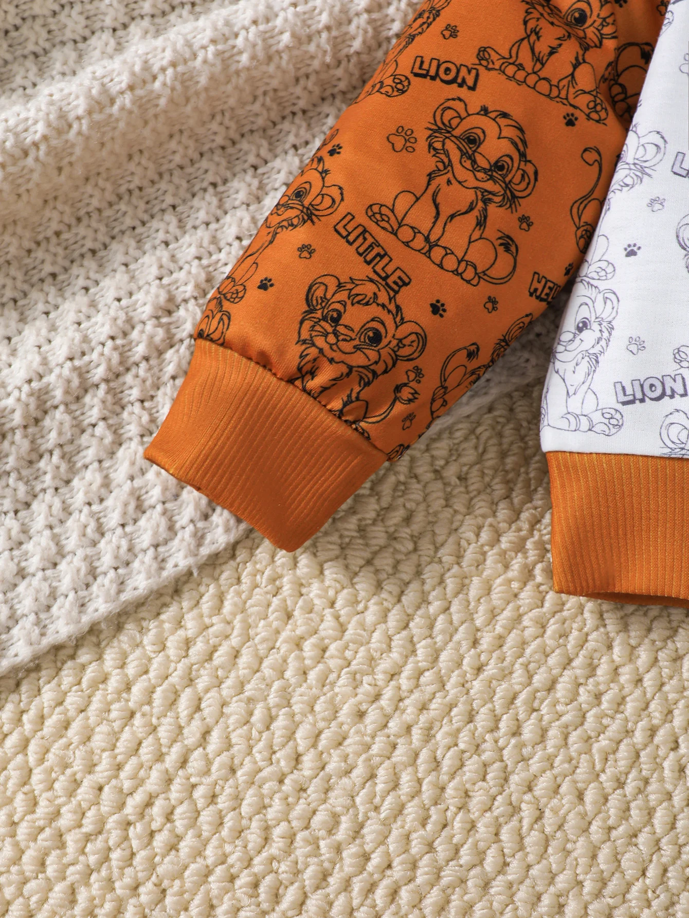 2-teiliges Set für Jungen: Rundhals-Langarmshirt mit Löwenmuster + Hose, geeignet für Jungen im Alter von 1-5 Jahren, Frühlings- und Herbst-Sportanzug – Detail 4