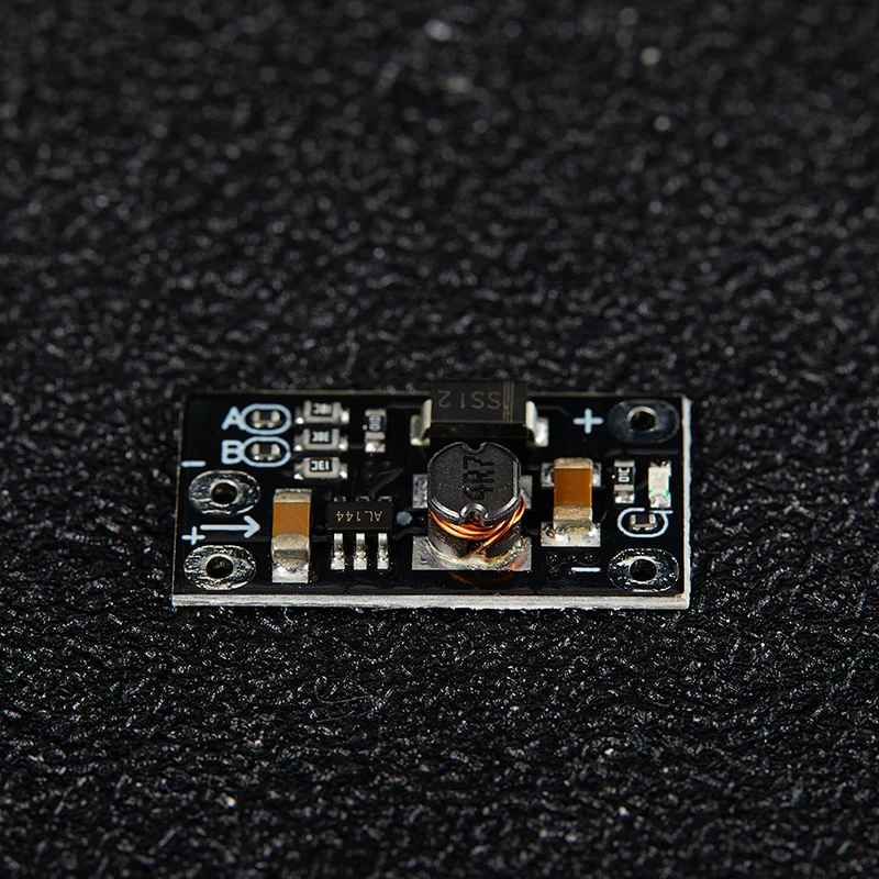 Mini Module Boost multifonction, carte élévateur 5V/8V/9V/12V 1,5a, indicateur LED, Module de tension électronique à monter soi-même, 1 pièce