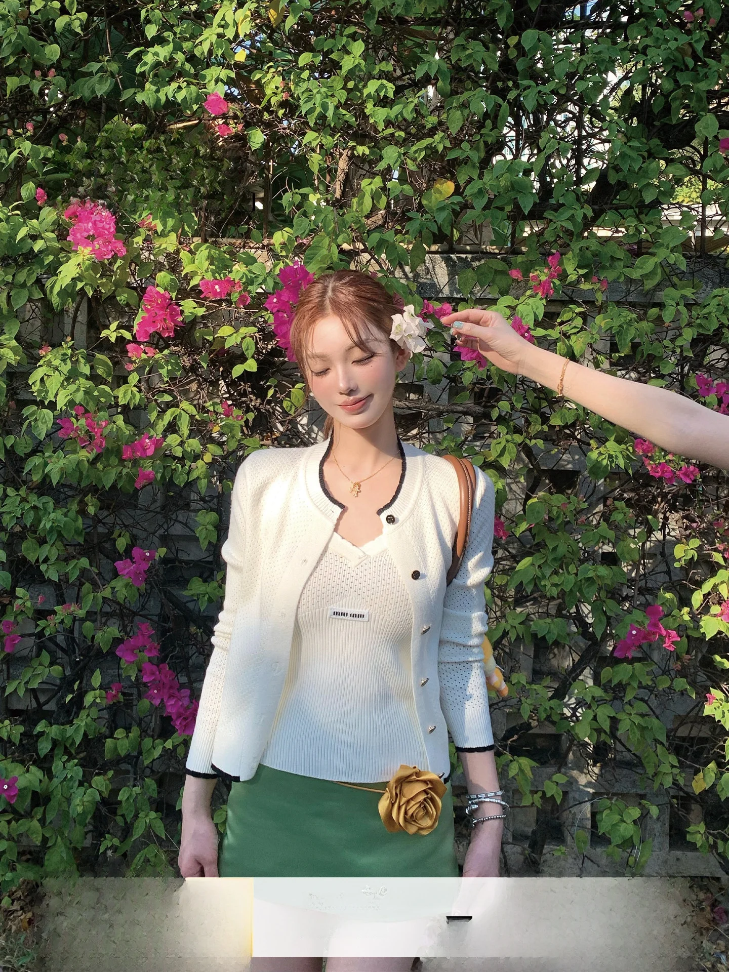 

Вязаный комплект-двойка для женщин: кардиган с V-образным вырезом и накидкой, нежный цветовой блок, высокое качество