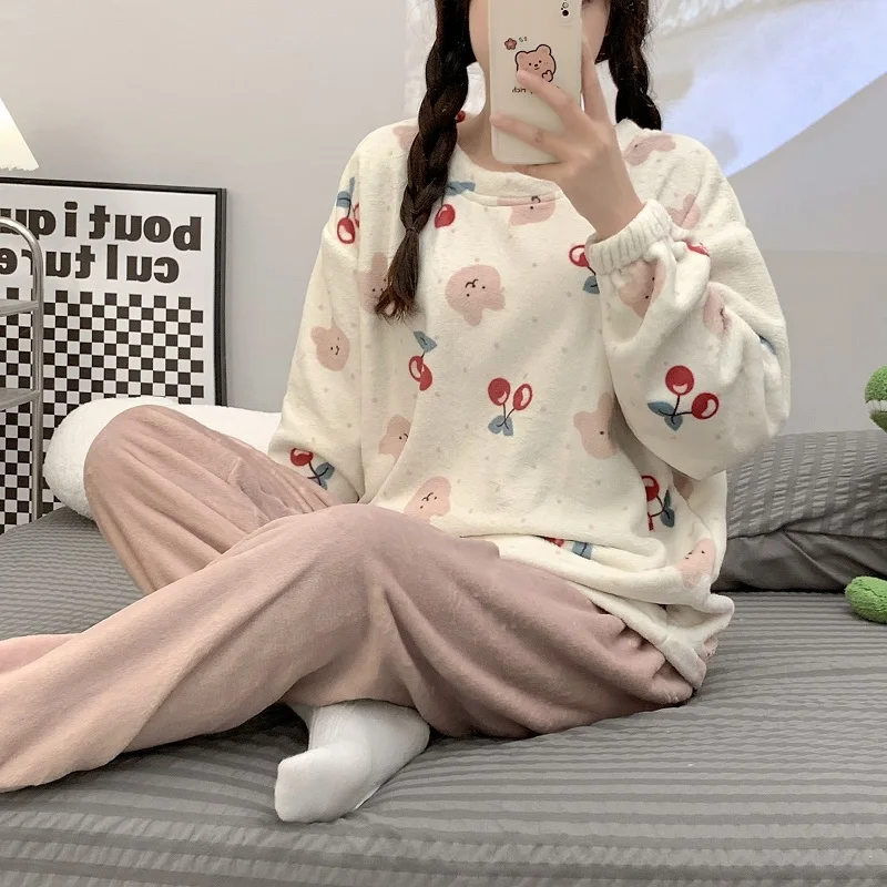 Winter Flannel Sleepwear Women\'s Pajamas Set Thickening Home Clothes Round Neck Long Sleeve 2 Pieces Set Cute Printing Home Suit