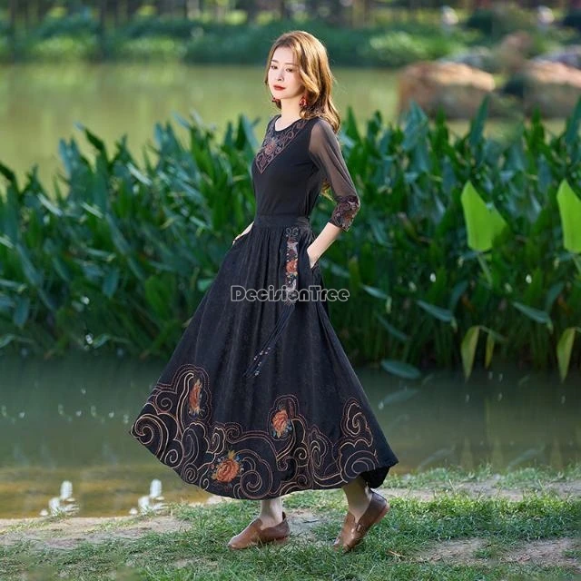 تنورة متوسطة الطول بخصر مطاطي على الطراز الصيني لعام 2025 تنورة نسائية فضفاضة كلاسيكية يومية على شكل حرف a مطرزة بحاشية كبيرة على شكل زهرة t01 #5