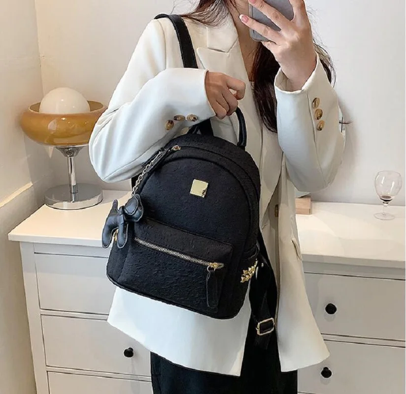 Wholesale New Arrival Korean Fashion Rivet Design Backpack Women High Capacity Casual Small Travel Shoulder Bags School Bag