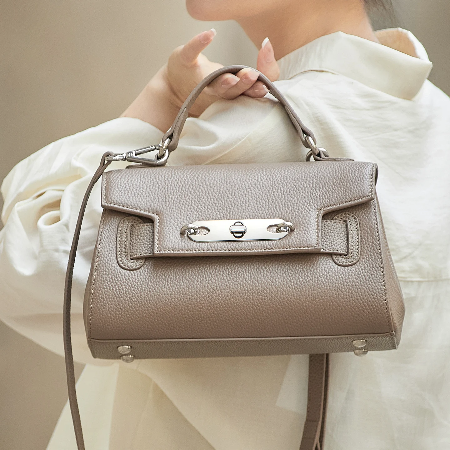 2026 New Luxurious Women Leather Handbags ZOOLER First Cow Leather Shoulder Bag Handmade Office Girl Button Bag Girls #HY663